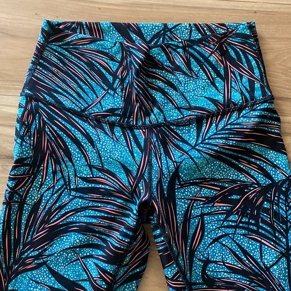 Lululemon Womens workout leggings size 6 - Picture 3 of 5